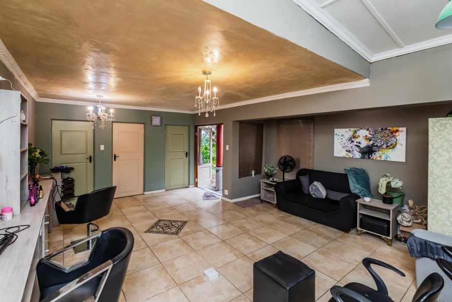 9 Bedroom Property for Sale in Nahoon Eastern Cape